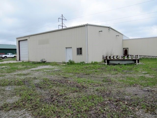 110 W Oak St, Benld, IL 62009